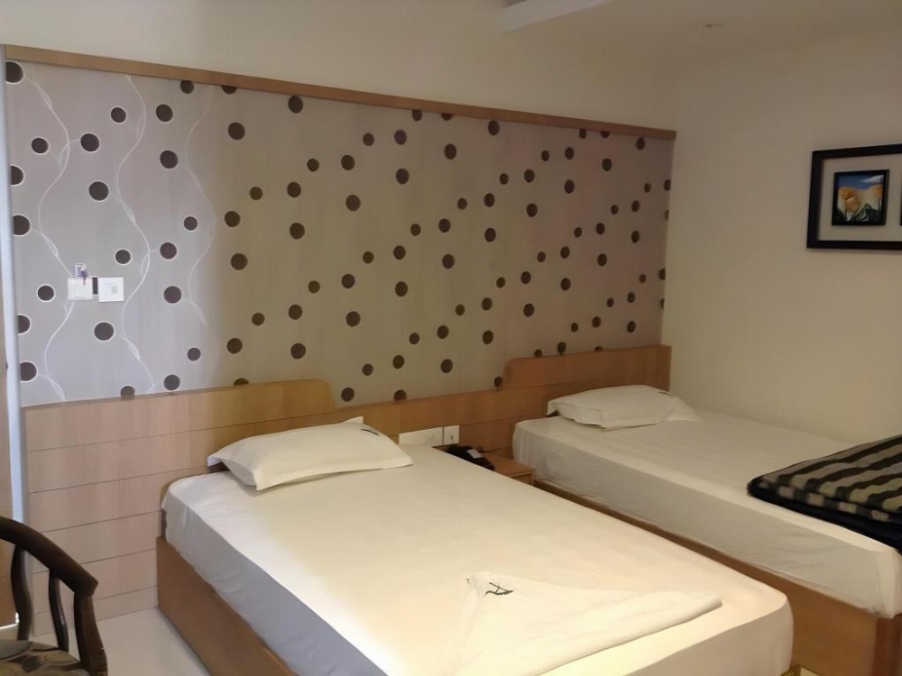 Room image 4