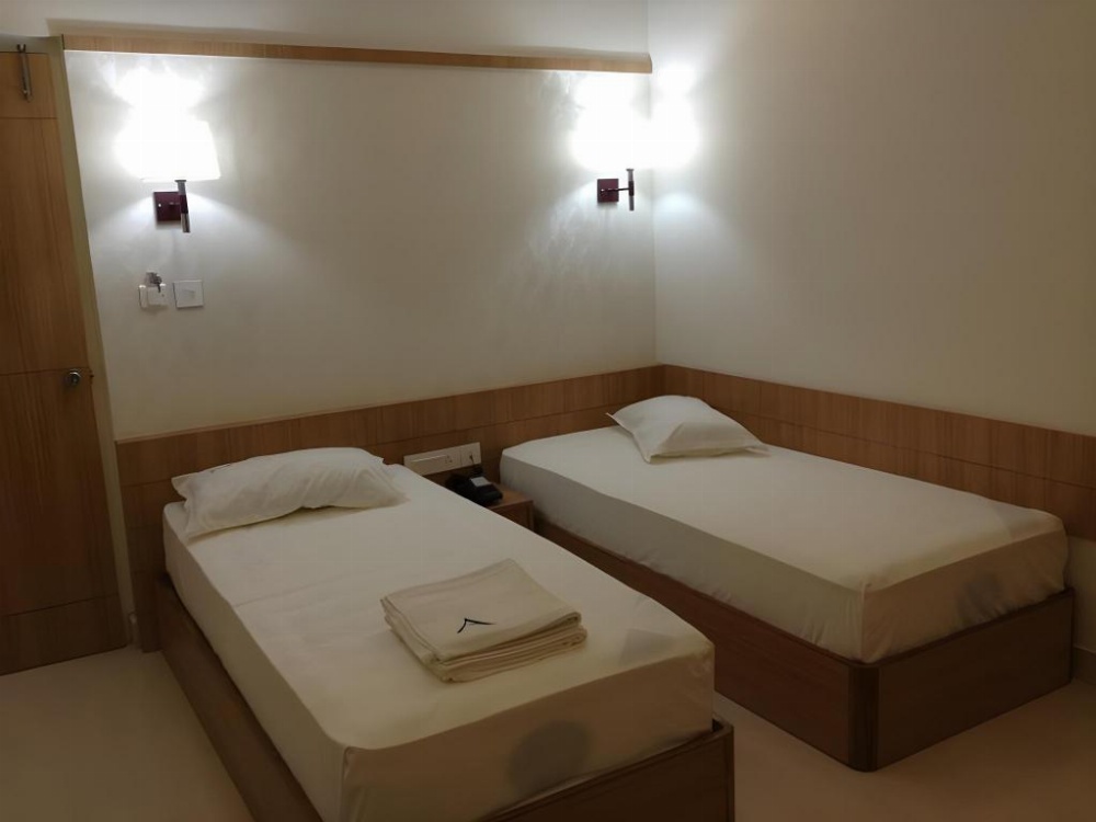 Room image 3